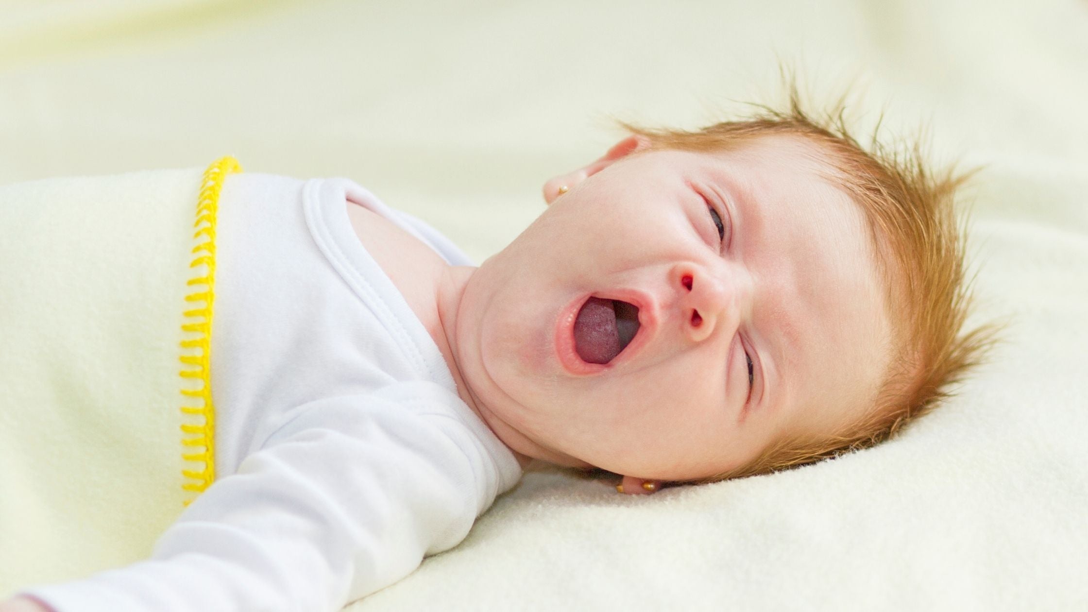 Les soupirs des bébés ? Bon et mauvais : des soupirs ou des bâillements répétés suggèrent une possible respiration insatisfaisante 